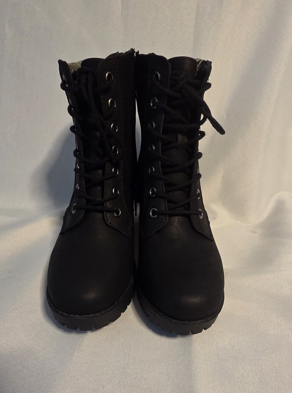 Soda Black Lace Up Fashion Combat Boots Chunky Block Heel Sweater Cuff Size 7